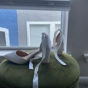 White mini hells with ribbon laces